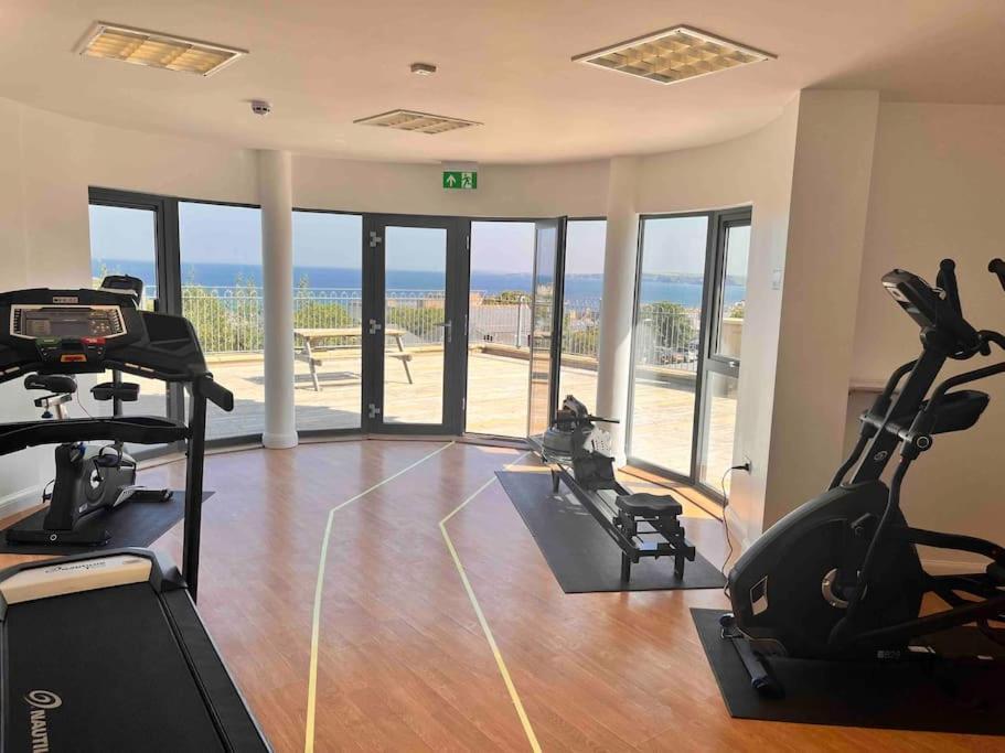 2Bed With Pool & Sea View Apartment Ньюкі Екстер'єр фото