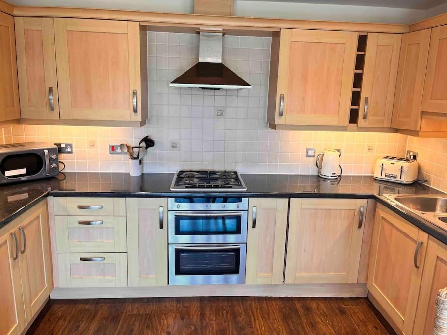 2Bed With Pool & Sea View Apartment Ньюкі Екстер'єр фото